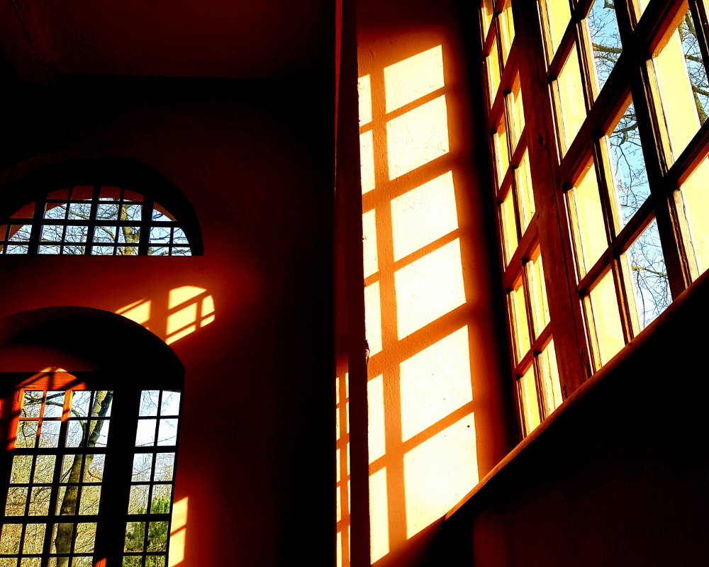 Fenster der Kirche von innen